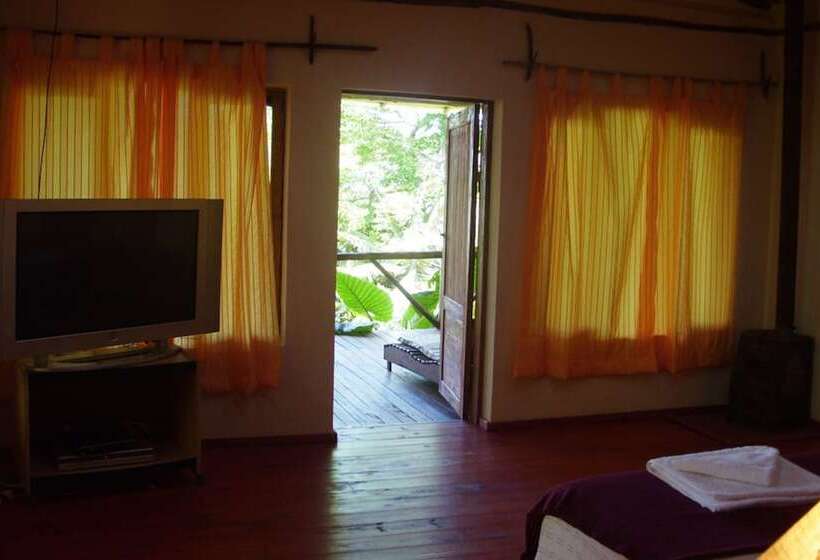 Hotel Yacaratia Lodge