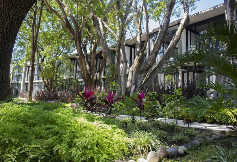 Los Laureles Hotel & Centro De Convenciones