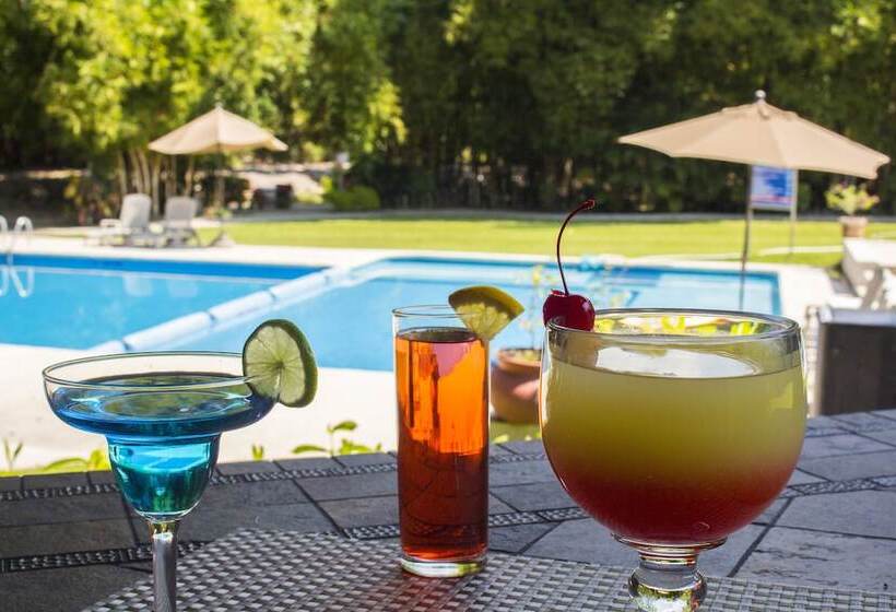 Los Laureles Hotel & Centro De Convenciones