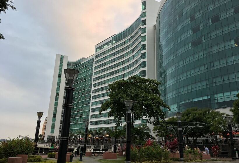 Luxury Suites Riverfront Gye