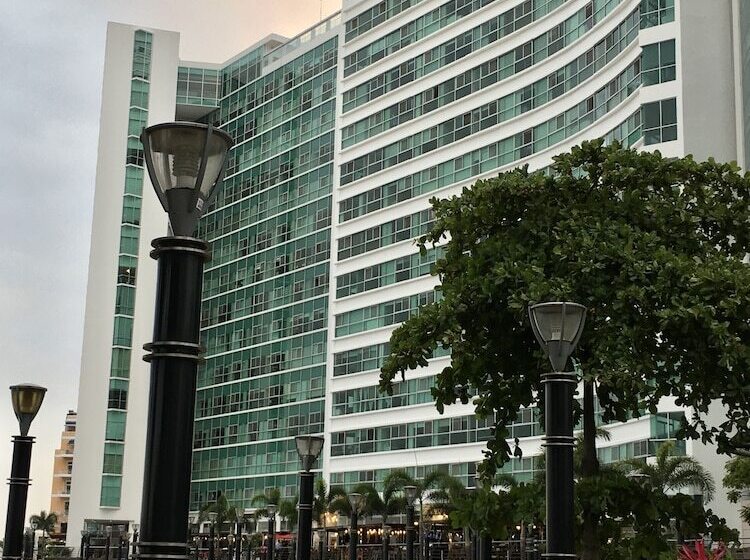 Luxury Suites Riverfront Gye