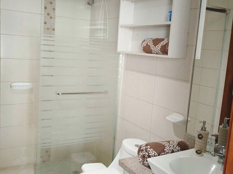 Luxury Suites Riverfront Gye