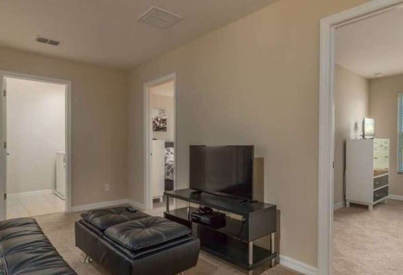 Marbella South   Lovely 5bd/3.5ba Ph #5ms040