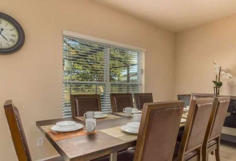 Marbella South   Lovely 5bd/3.5ba Ph #5ms040