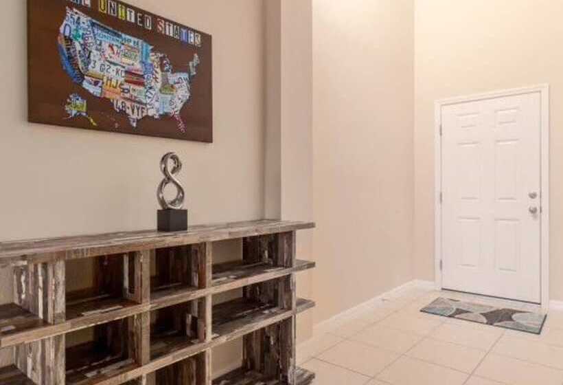 Marbella South   Lovely 5bd/3.5ba Ph #5ms040