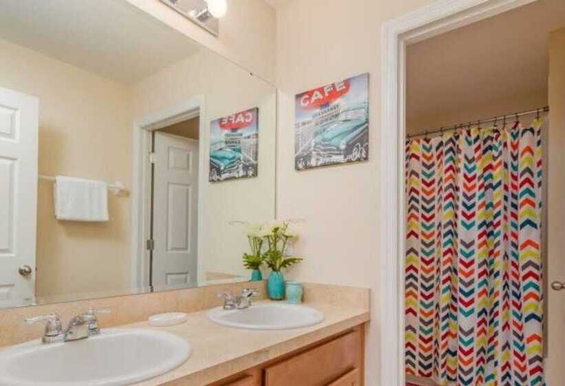 Marbella South   Lovely 5bd/3.5ba Ph #5ms040