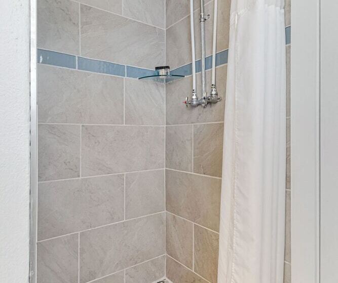 מוטל The Inn At Southport