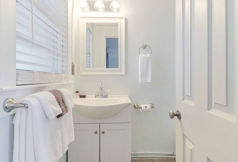 מוטל The Inn At Southport