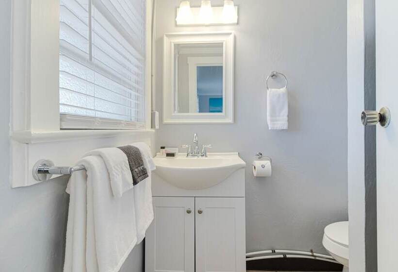 מוטל The Inn At Southport