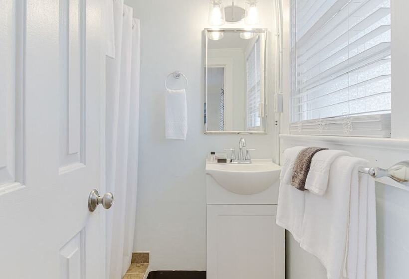 מוטל The Inn At Southport