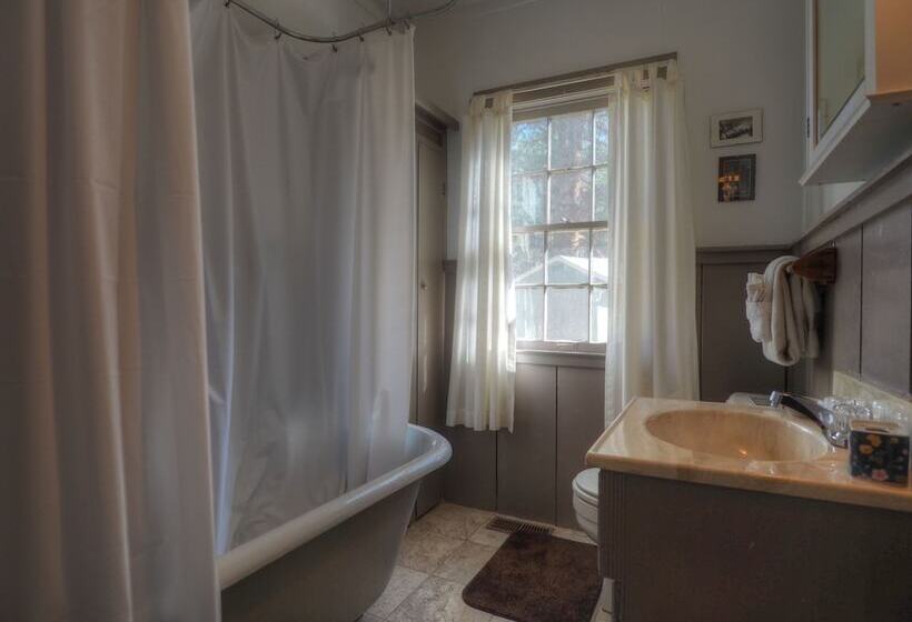 Murphy S Riverside Ev #3178 2 Bedroom Cottage By Redawning