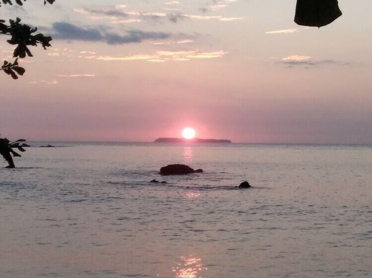 پانسیون Cabinasyafethosa Caletas