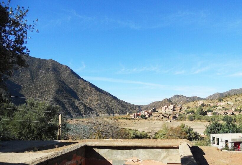 پانسیون Chez Boutfounaste