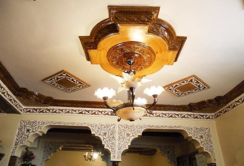 پانسیون Chez Boutfounaste