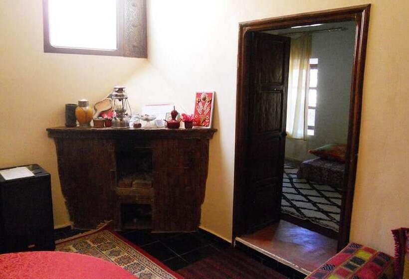 پانسیون Chez Boutfounaste