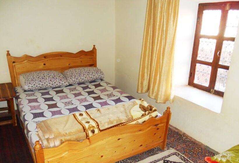 پانسیون Chez Boutfounaste