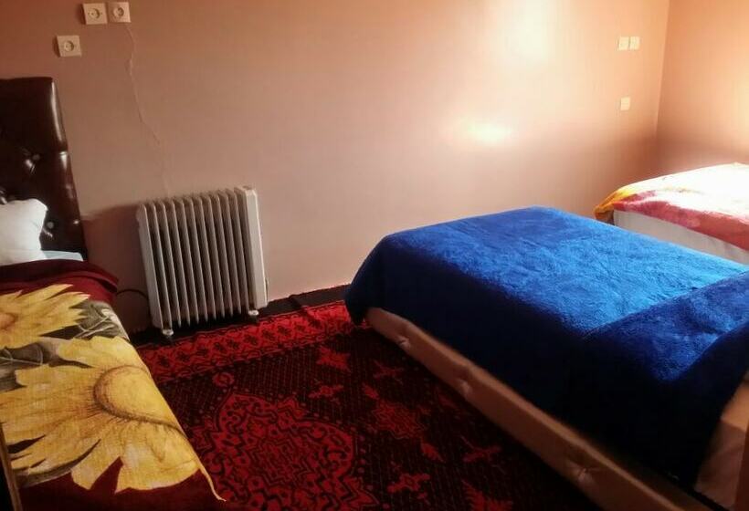 פנסיון Dar Tanzought