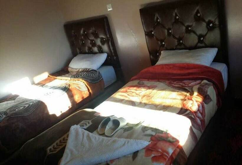 פנסיון Dar Tanzought