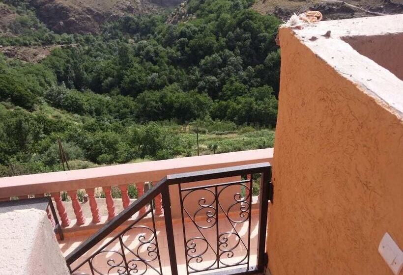 פנסיון Dar Tanzought