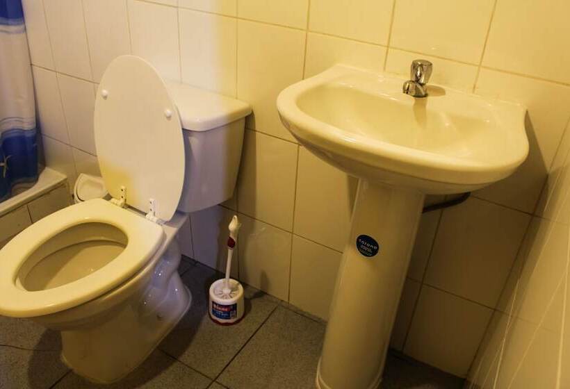 بنسيون La Cascada