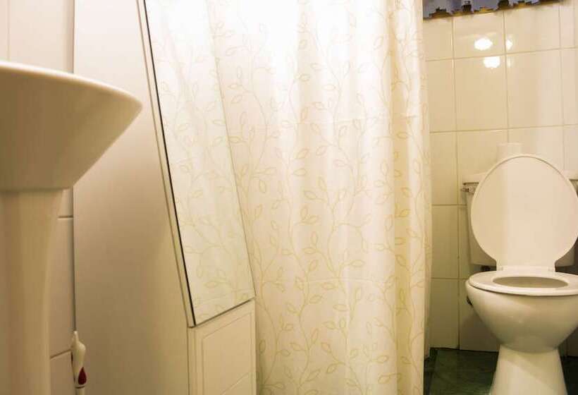 بنسيون La Cascada