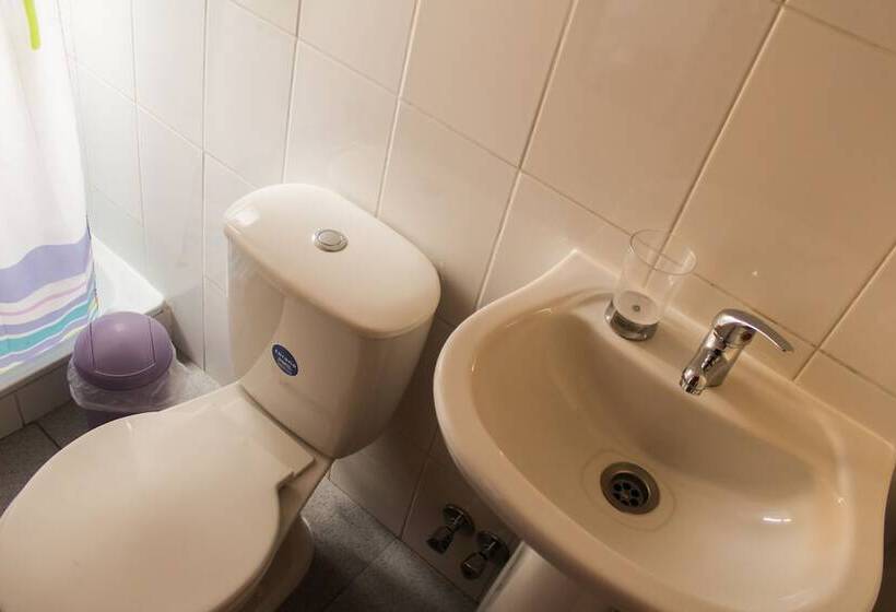 بنسيون La Cascada