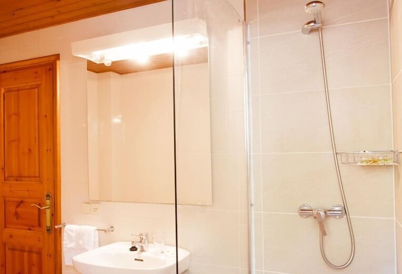 פנסיון Ostau Dera Nheu