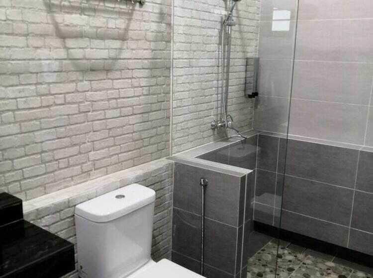 Pension Re   Roomy Stay