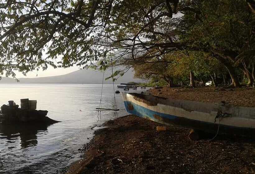 بنسيون Rosa's Lake Cabins
