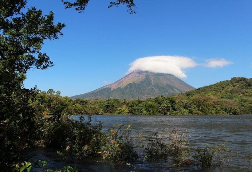 بنسيون Rosa's Lake Cabins