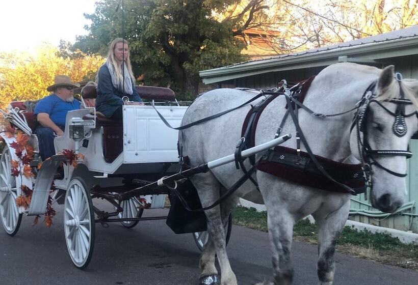 펜션 The Loft At Camelot