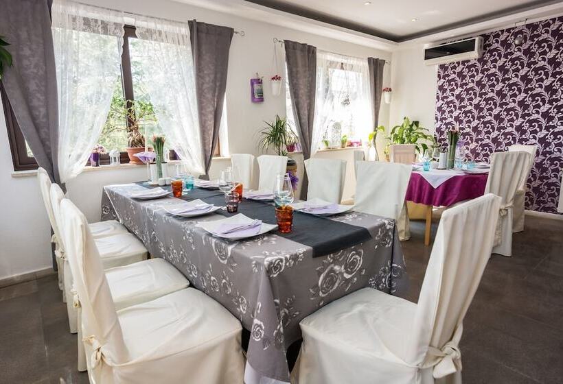 Пансион Villa Sandi   Free Parking