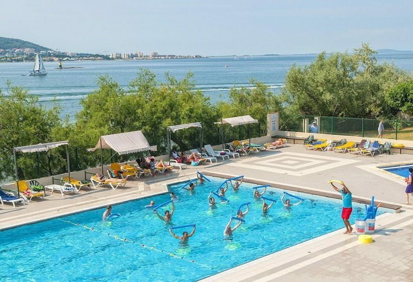 אתר נופש Village Vacances Lo Solehau