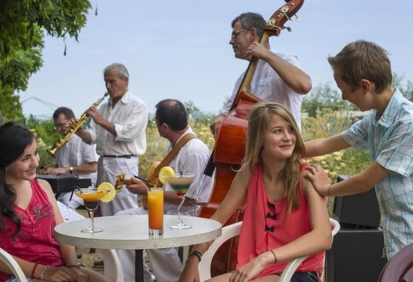 אתר נופש Village Vacances Lo Solehau