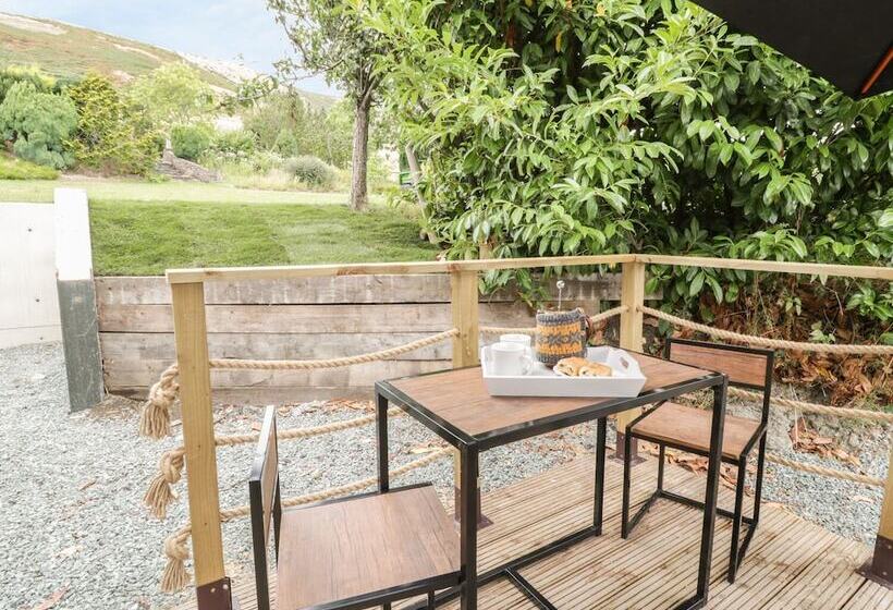 Rhianwen, Plas Moelfre Hall Barns