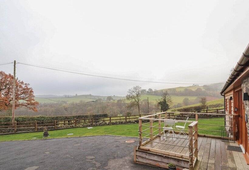 Rhianwen, Plas Moelfre Hall Barns