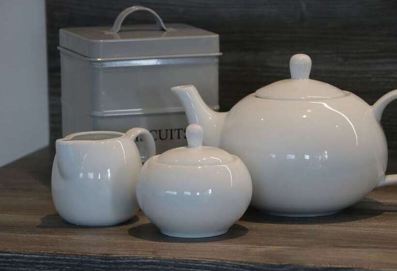 Rowan Bank, Jacobs Wood