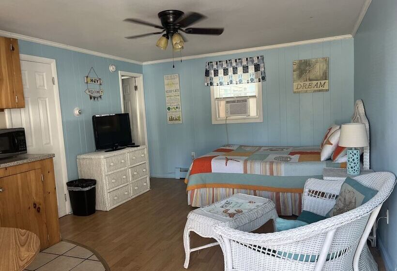 Sandcastle Inn & Motel