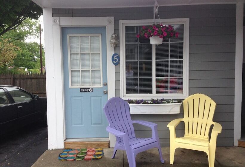 Sandcastle Inn & Motel