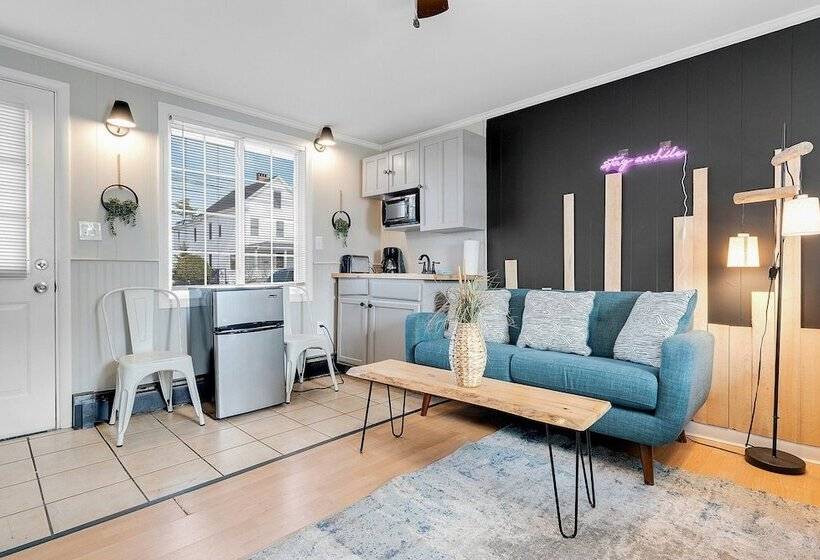 Sandcastle Inn & Motel