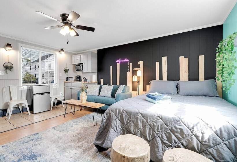 Sandcastle Inn & Motel