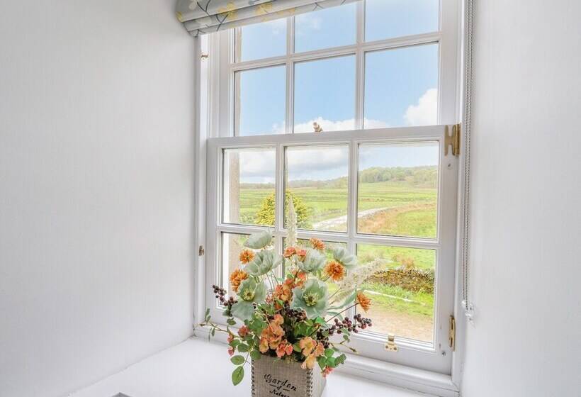 Seaview Barsloisnach Cottage