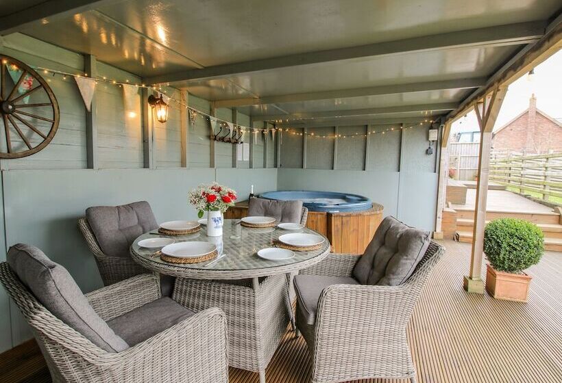 Shepherds Cabin At Titterstone