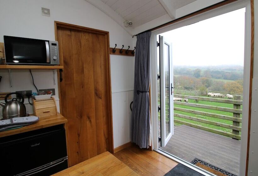 Shepherds Cabin At Titterstone