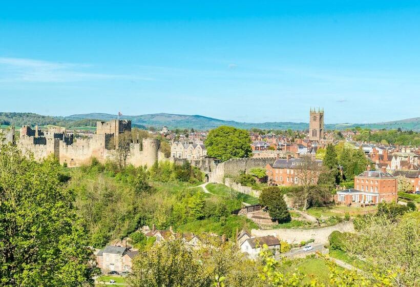 Shepherds Cabin At Titterstone