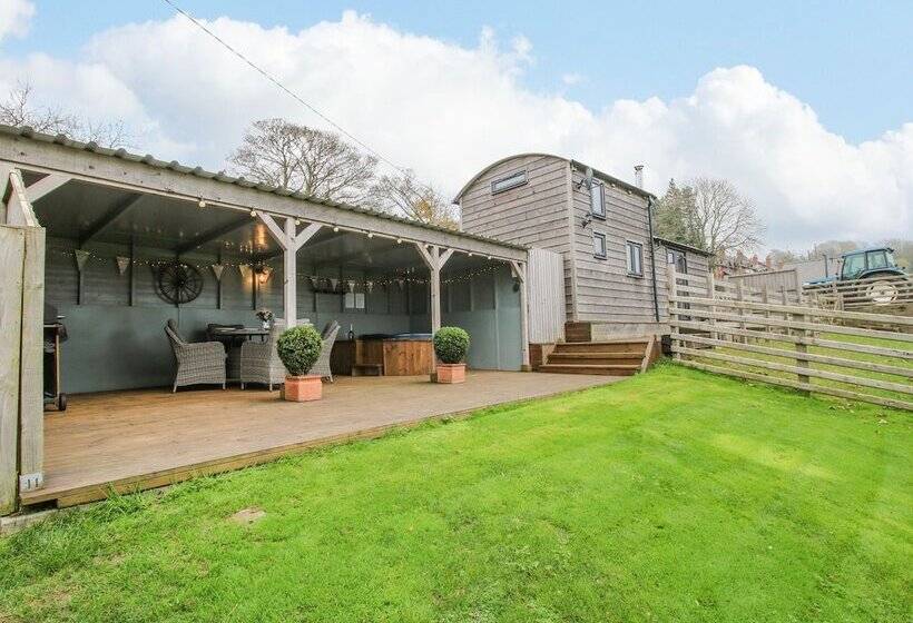 Shepherds Cabin At Titterstone