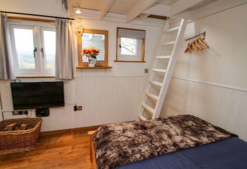 Shepherds Cabin At Titterstone