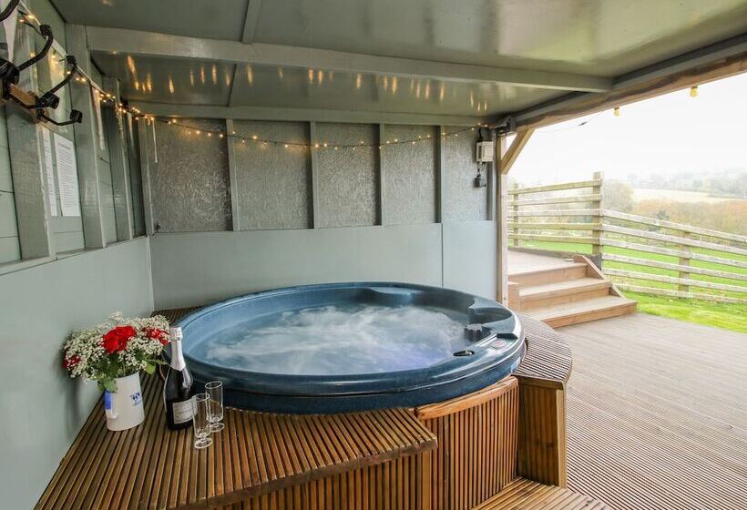 Shepherds Cabin At Titterstone