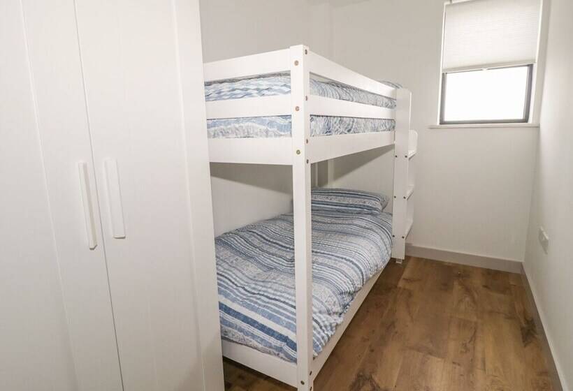 Swan Lodge Castle Farm