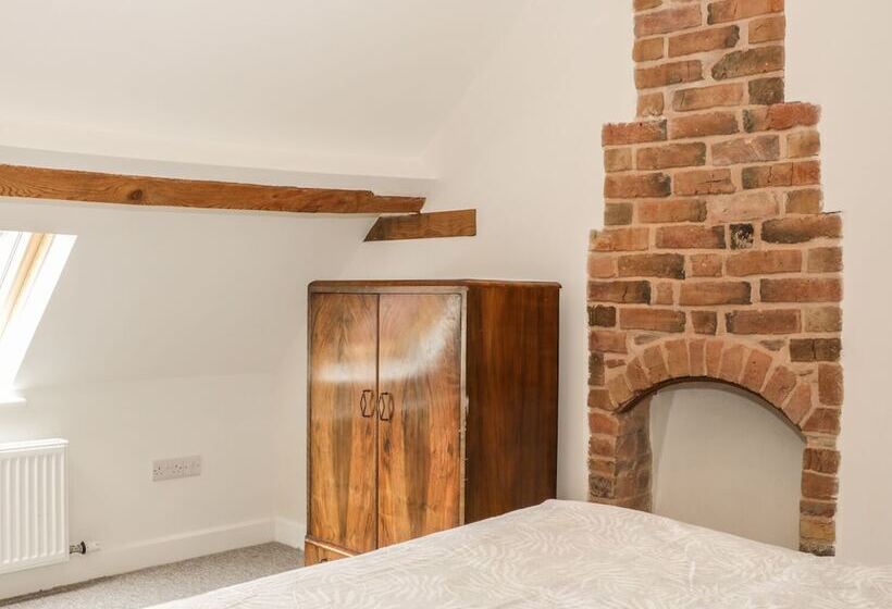 The Cow Byre, Heath Farm